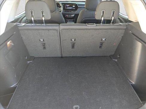 Used 2025 Chevrolet TrailBlazer LT AWD/4WD image 6