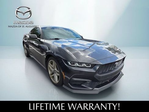 Used 2024 Ford Mustang Coupe RWD image 3