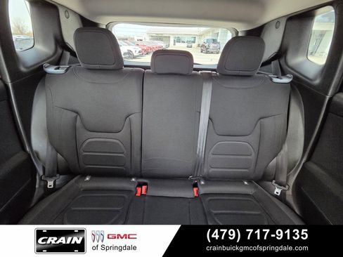 Used 2018 Jeep Renegade Latitude AWD/4WD image 28
