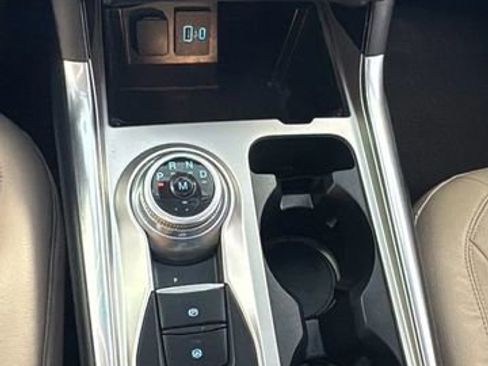 Used 2020 Ford Explorer Limited image 22