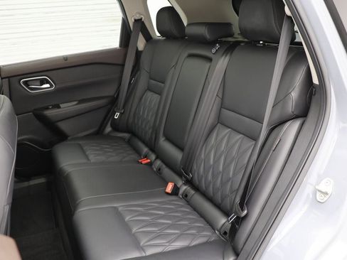 Used 2023 Nissan Rogue Platinum w/ Platinum Premium Package image 12