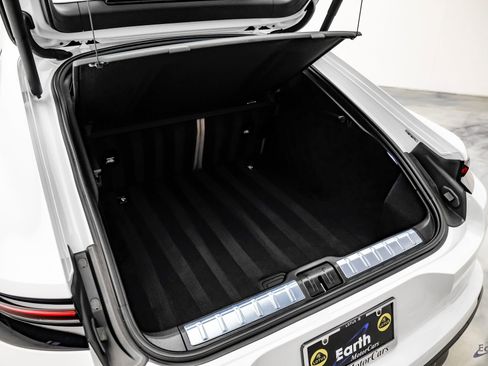 Used 2025 Porsche Panamera w/ Premium Package image 96