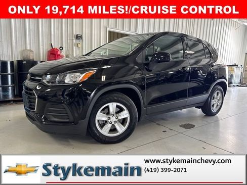 Used 2019 Chevrolet Trax LS w/ Tint and Cruise Package FWD image 1