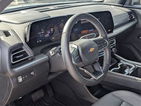 Certified 2025 Chevrolet Traverse LT w/ Driver Confidence Package image 7
