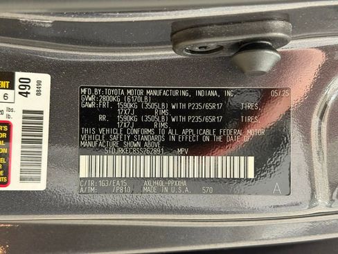 Used 2025 Toyota Sienna XLE w/ XLE Plus Package FWD image 33