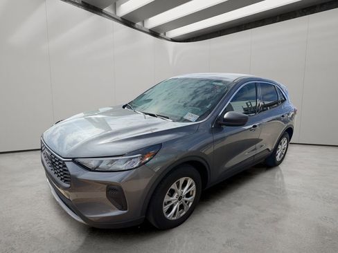 Used 2024 Ford Escape Active w/ Cold Weather Package image 1