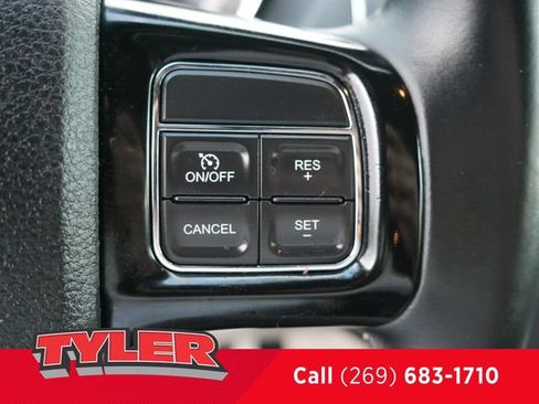 Used 2017 Dodge Grand Caravan SXT FWD image 28