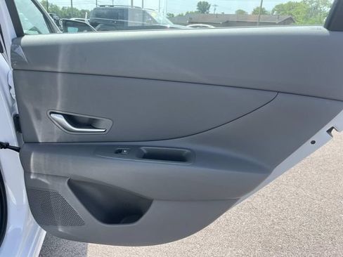 Certified 2025 Hyundai Elantra Sport FWD image 21