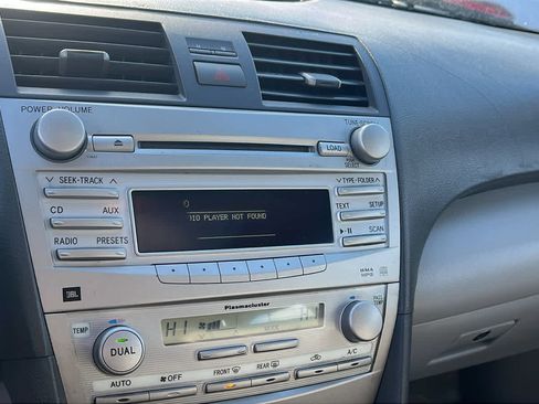 Used 2010 Toyota Camry XLE image 14