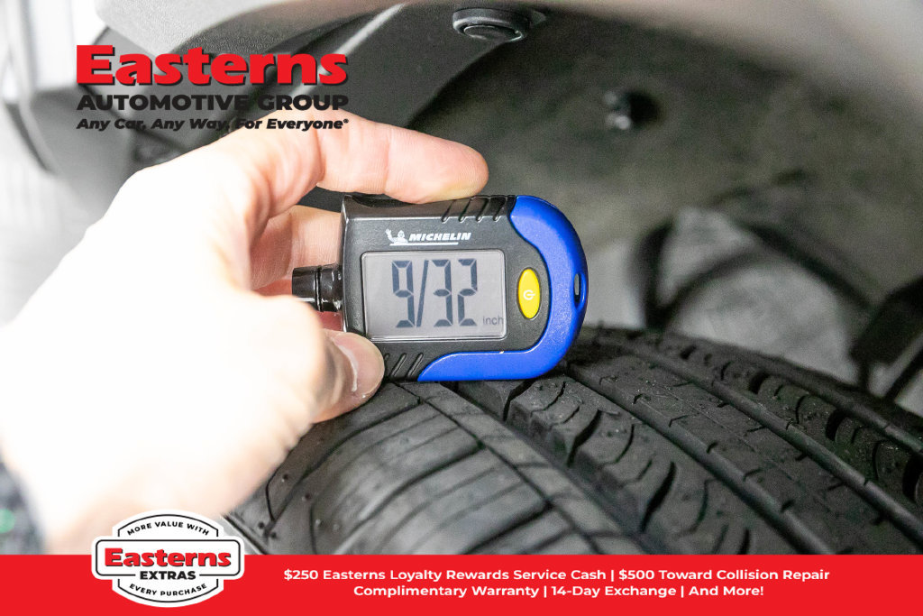 Used 2021 Toyota RAV4 XLE w/ XLE Grade Weather Package AWD/4WD image 28