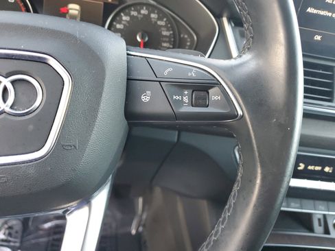 Used 2021 Audi Q5 Premium image 23