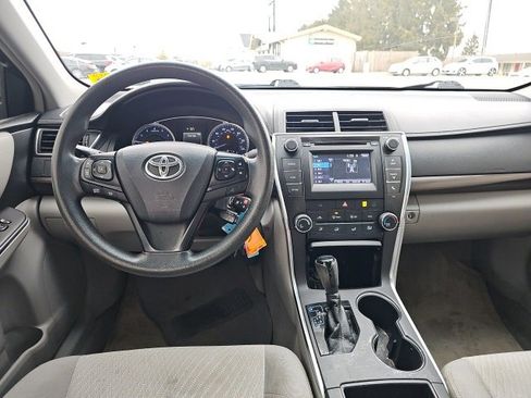 Used 2016 Toyota Camry LE image 2