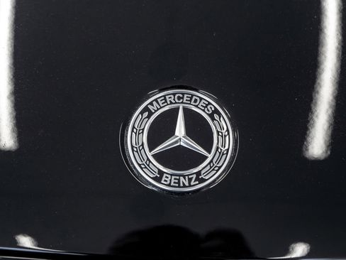 Used 2024 Mercedes-Benz GLB 250 w/ Exclusive Package image 5