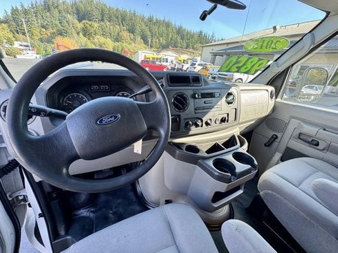 Used 2015 Ford E-350 and Econoline 350 Super Duty image 12