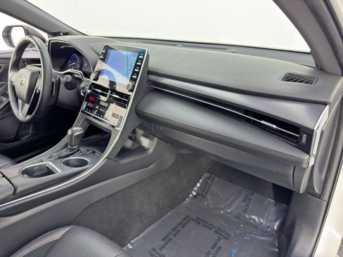 Used 2021 Toyota Avalon XSE image 14