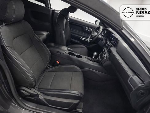 Used 2024 Ford Mustang Convertible image 11