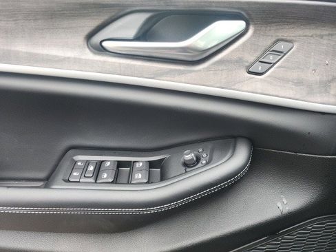 New 2025 Jeep Grand Cherokee L Limited image 17