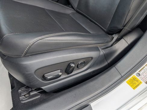 Used 2019 Lexus ES 300h image 10