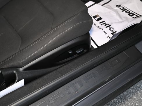 Used 2022 Chevrolet Camaro LT image 33