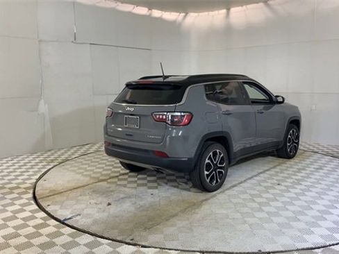 Used 2022 Jeep Compass Limited image 8