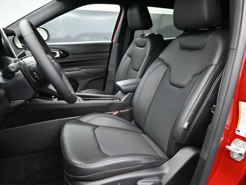 New 2026 Jeep Compass Latitude image 11