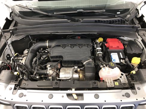 Used 2022 Jeep Renegade Limited image 7