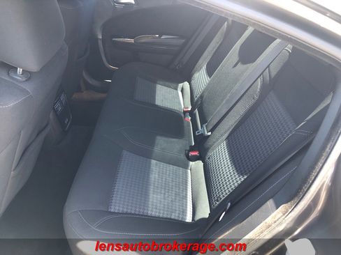 Used 2020 Dodge Charger SXT w/ Blacktop Package image 17