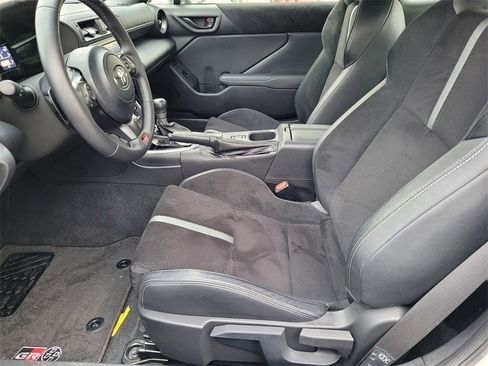 Used 2023 Toyota GR86 Premium image 24