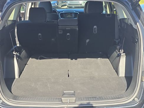Used 2019 Kia Sorento L image 14