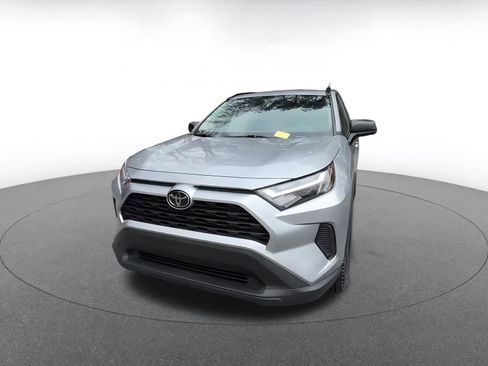 Used 2025 Toyota RAV4 LE AWD/4WD image 6