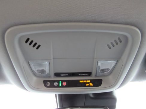 Used 2025 Chevrolet Malibu LT image 46