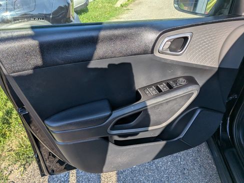 Used 2022 Kia Soul LX w/ Technology Package FWD image 20