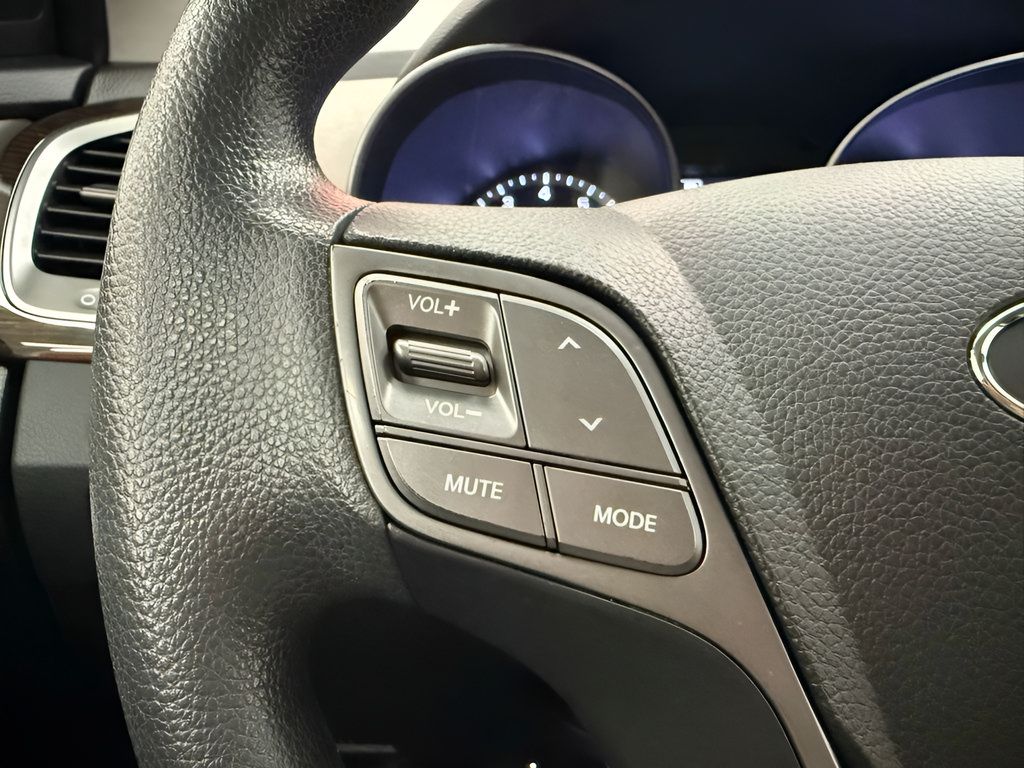 Used 2018 Hyundai Santa Fe Sport w/ 2.4L Value Package 02 FWD image 19