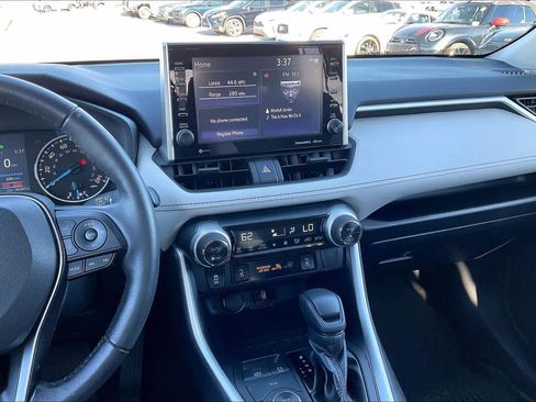 Used 2022 Toyota RAV4 XLE w/ Convenience Package image 6