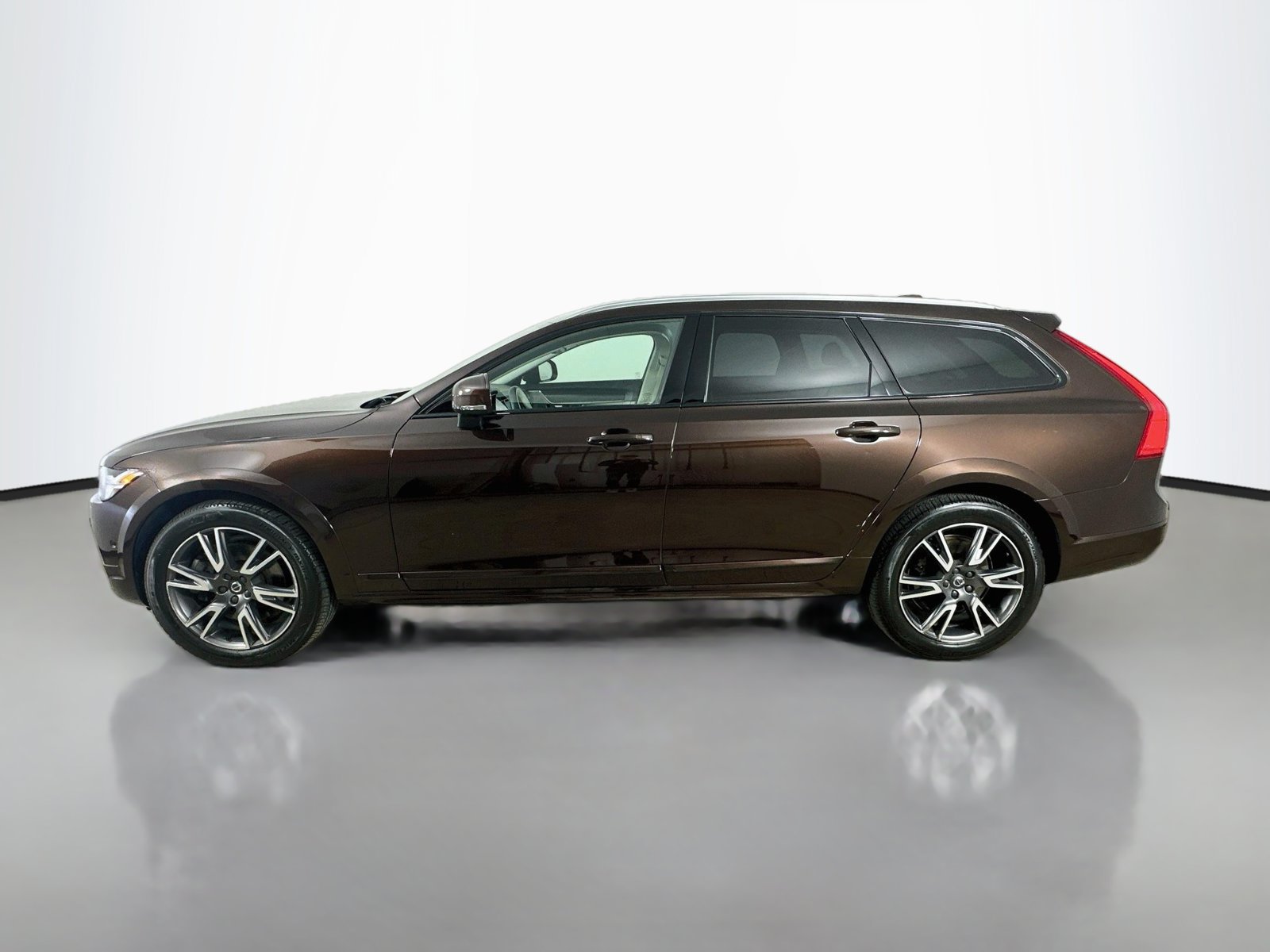 Used 2017 Volvo V90 T6 Cross Country AWD/4WD image 8