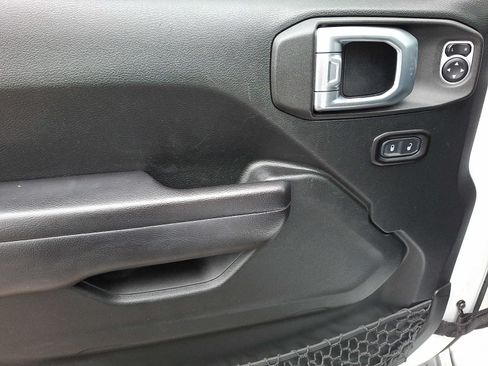 Used 2018 Jeep Wrangler Unlimited Sport S AWD/4WD image 10