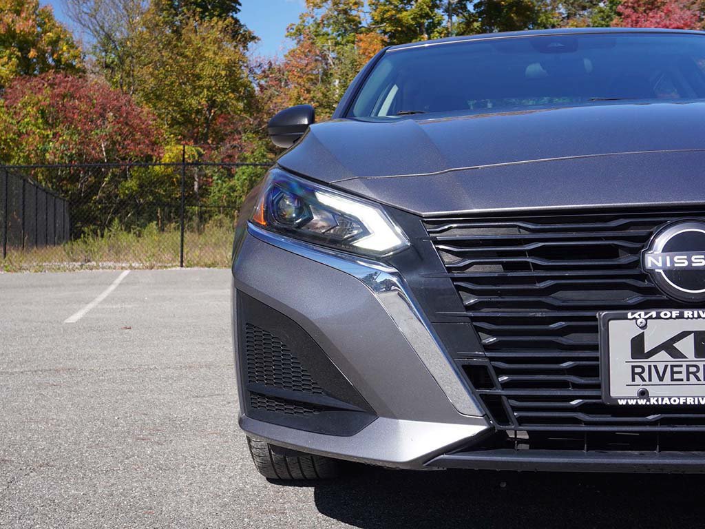 Used 2024 Nissan Altima 2.5 SV AWD/4WD image 10