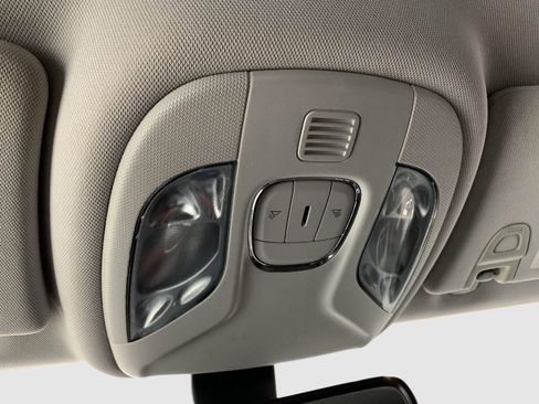 Used 2018 Jeep Compass Latitude w/ Popular Equipment Group image 29