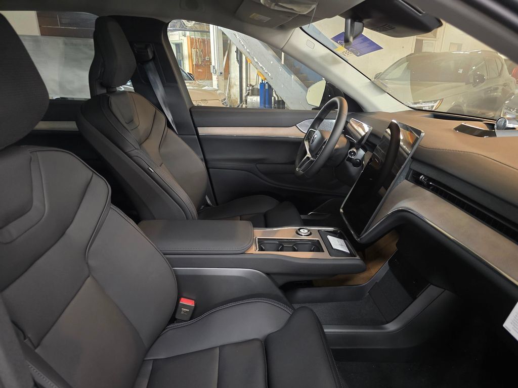 Used 2025 Volvo EX90 Ultra AWD/4WD image 4