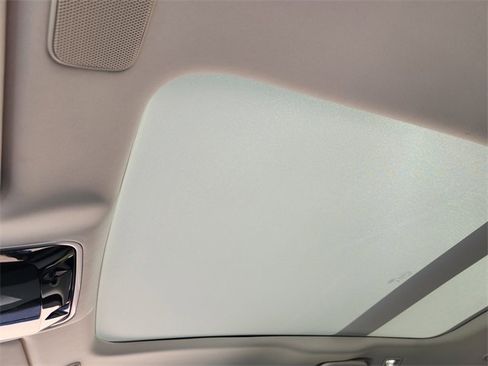 Used 2025 Land Rover Range Rover Velar S image 24