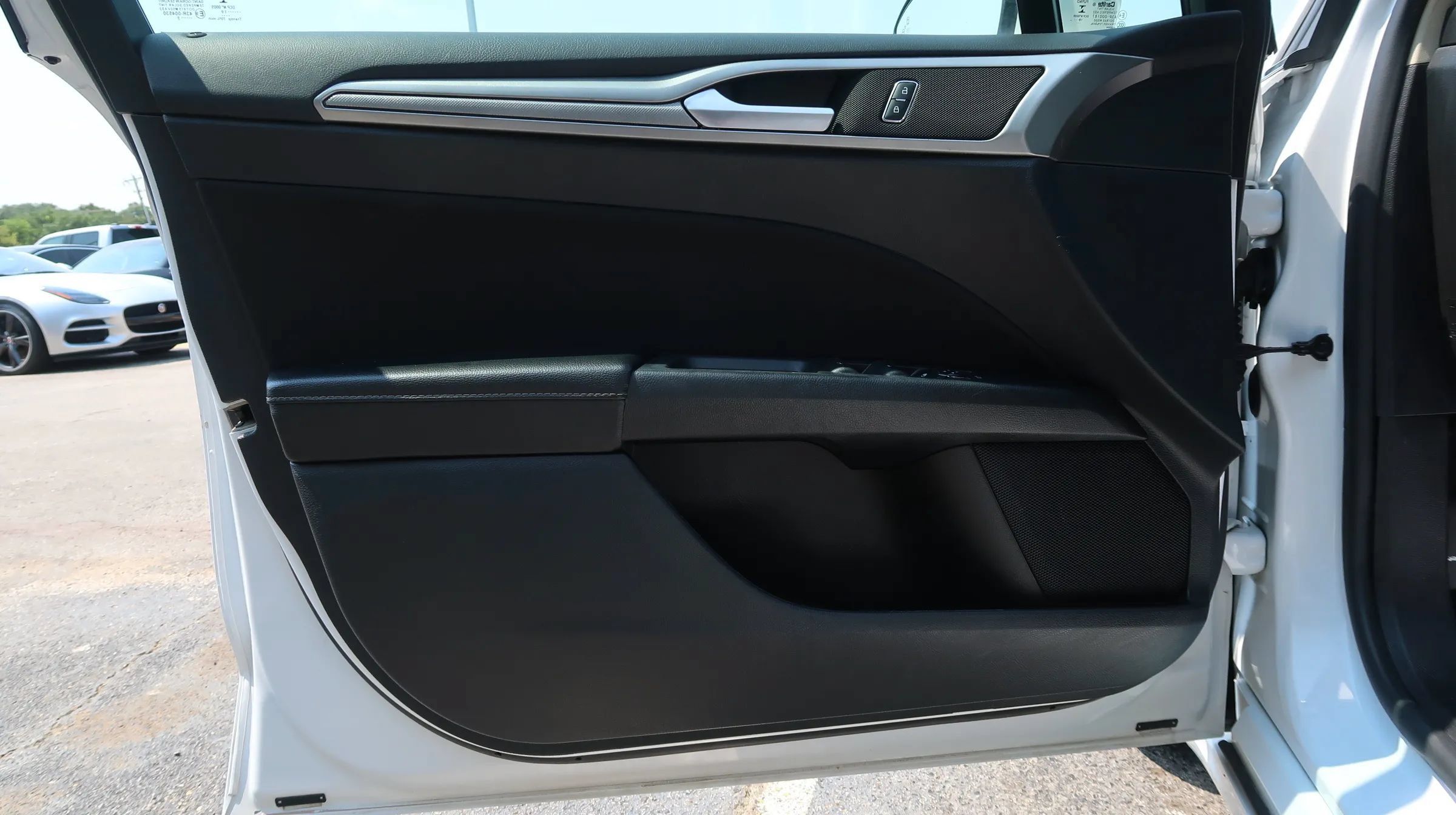 Used 2019 Ford Fusion SE FWD image 46