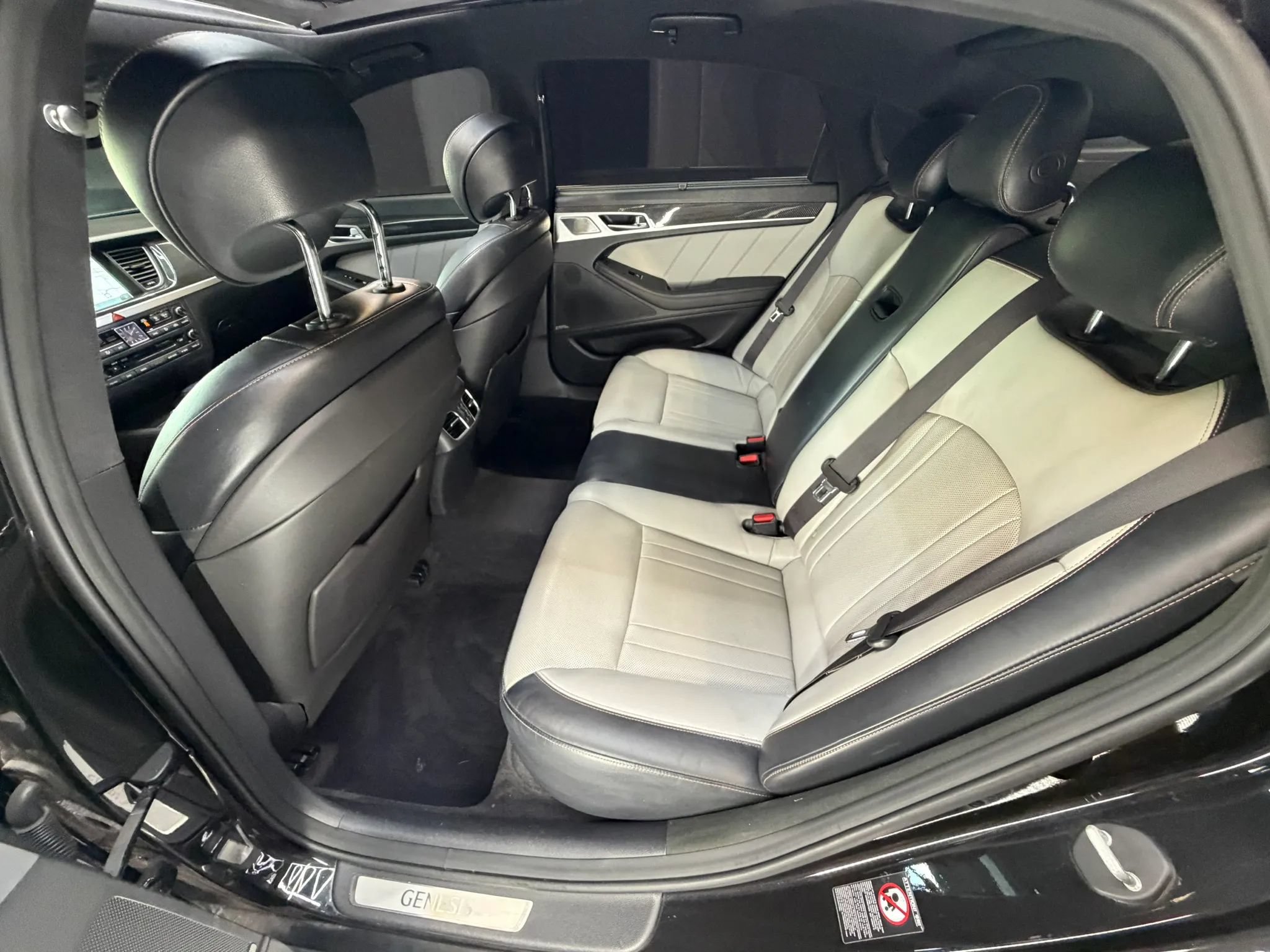 Used 2019 Genesis G80 3.3T Sport RWD image 31