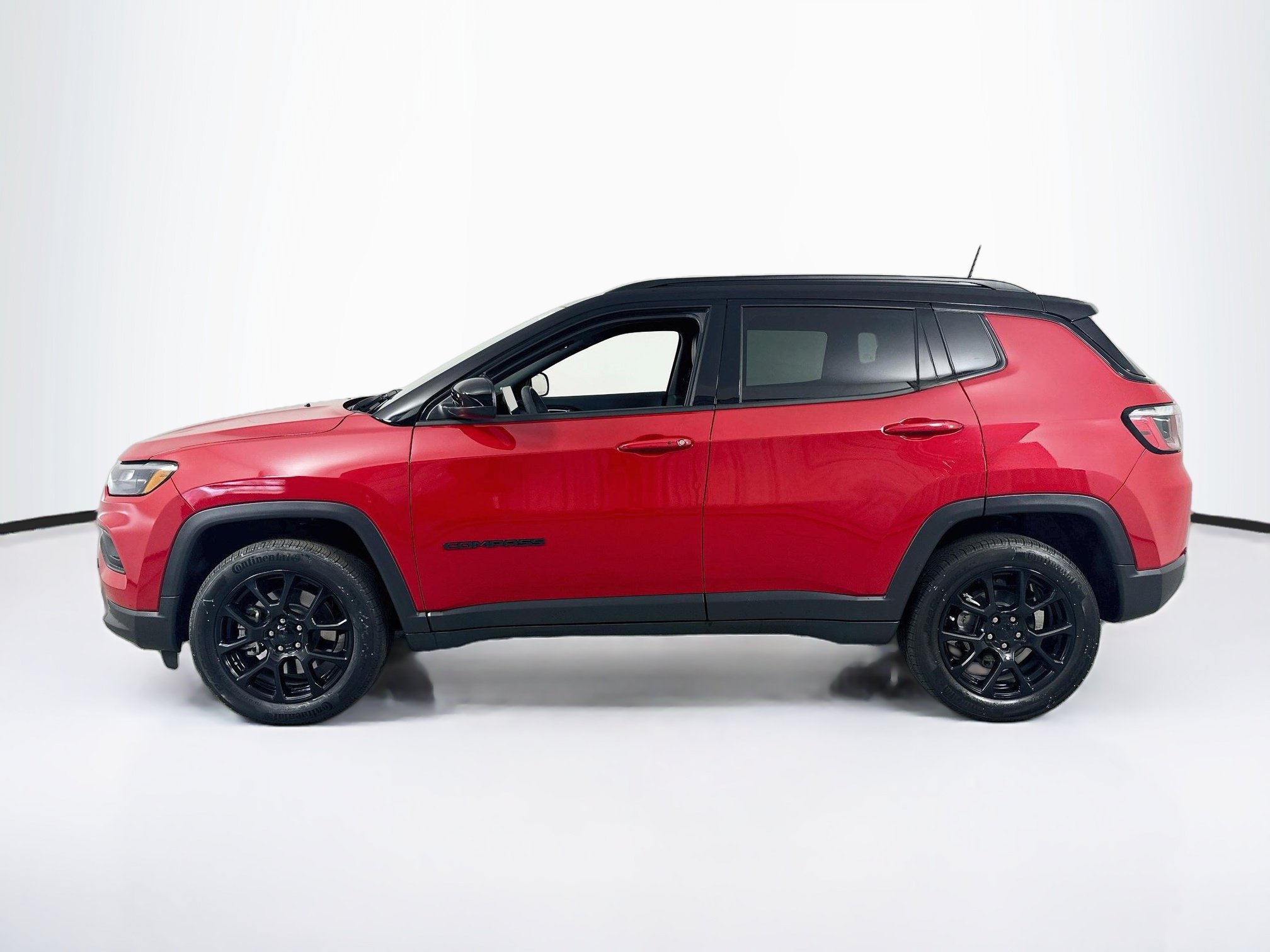 Used 2023 Jeep Compass Latitude AWD/4WD image 8