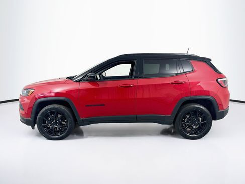Used 2023 Jeep Compass Latitude AWD/4WD image 8