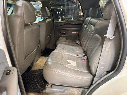 Used 2002 Cadillac Escalade AWD image 35