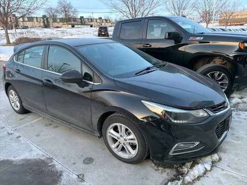 Used 2017 Chevrolet Cruze LT w/ Convenience Package image 2