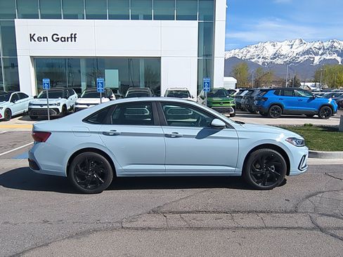 New 2025 Volkswagen Jetta SE image 2