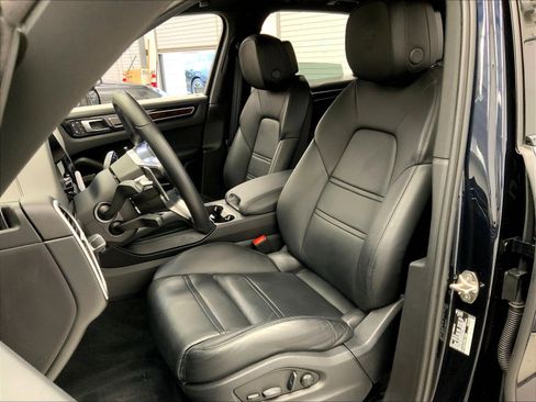 Certified 2023 Porsche Cayenne Platinum Edition AWD/4WD image 5