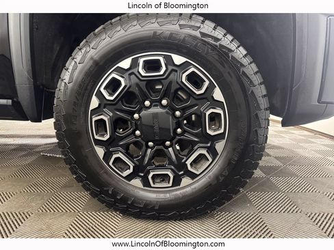 Used 2024 GMC Sierra 2500 AT4 w/ AT4 Premium Plus Package AWD/4WD image 26