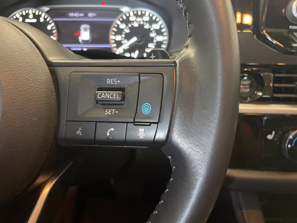 Certified 2025 Nissan Pathfinder SV FWD image 14